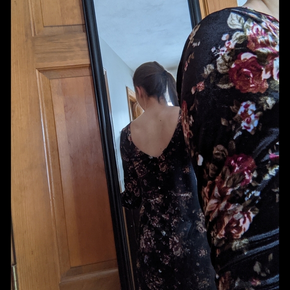 Forever 21 Floral Velvet Bodycon Dress - Picture 3 of 5